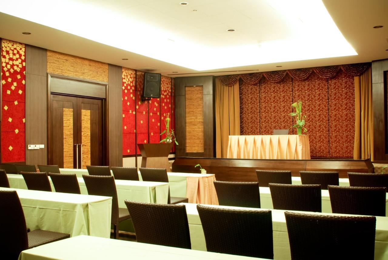 Tara Mantra Cha-Am Resort Экстерьер фото